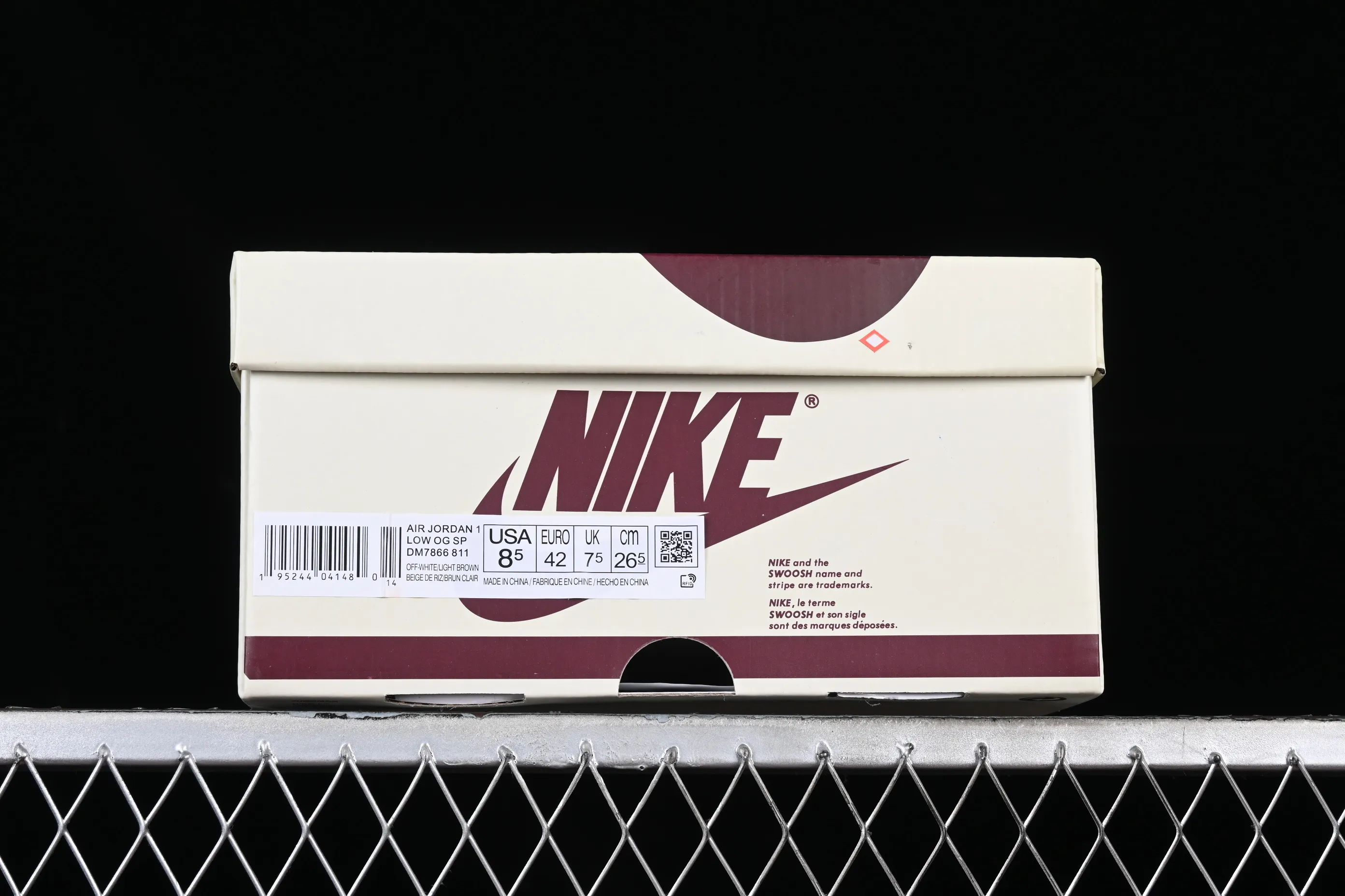 All Categories Air Jordan Jordan Series Basketball Shoes Air Jordan 1 Low Travis Scott x Air Jordan 1 Low OG AJ1 Joe 1 Reversed Overhook Joint Style Casual Sports Basketball Shoes DM7866-811
